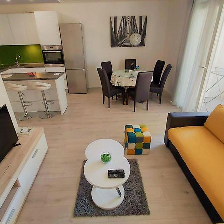 Apartment Punta โอมิช ภายนอก รูปภาพ