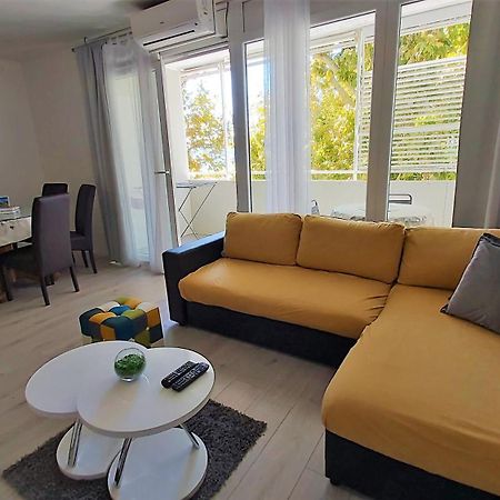 Apartment Punta โอมิช ภายนอก รูปภาพ