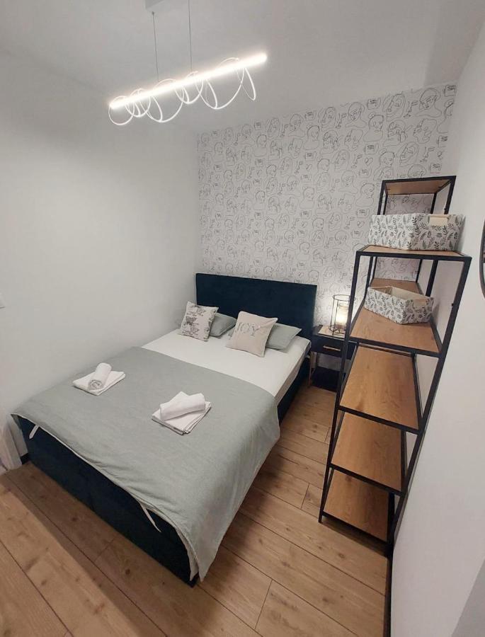 Apartment Punta โอมิช ภายนอก รูปภาพ