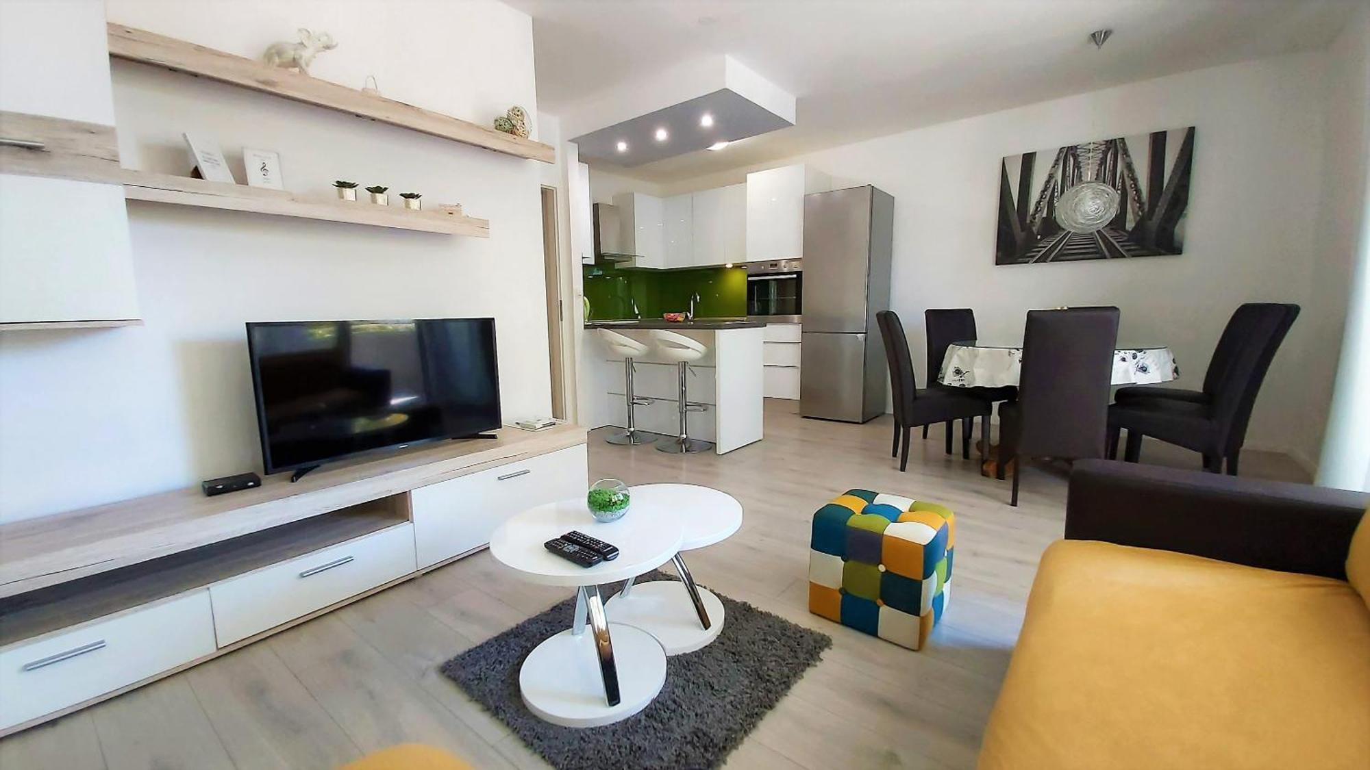 Apartment Punta โอมิช ภายนอก รูปภาพ
