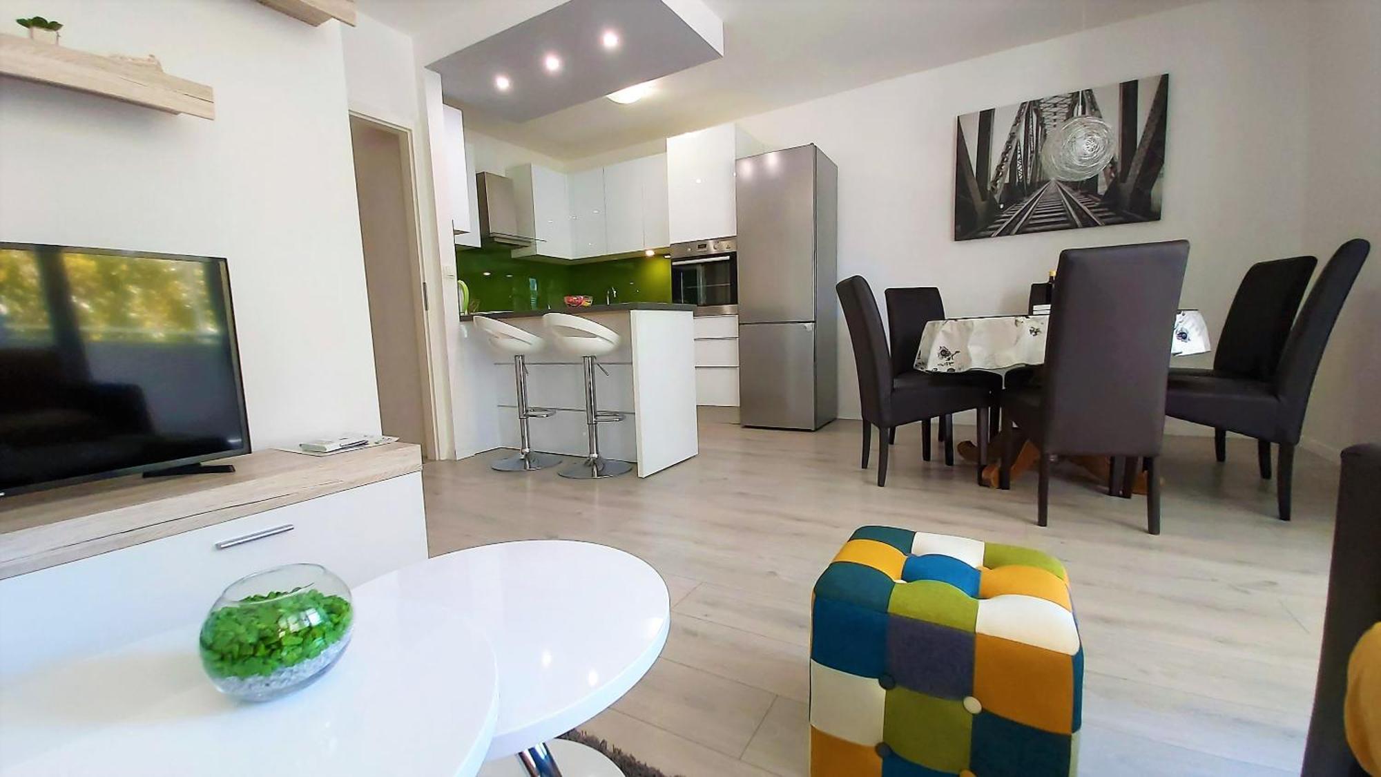 Apartment Punta โอมิช ภายนอก รูปภาพ