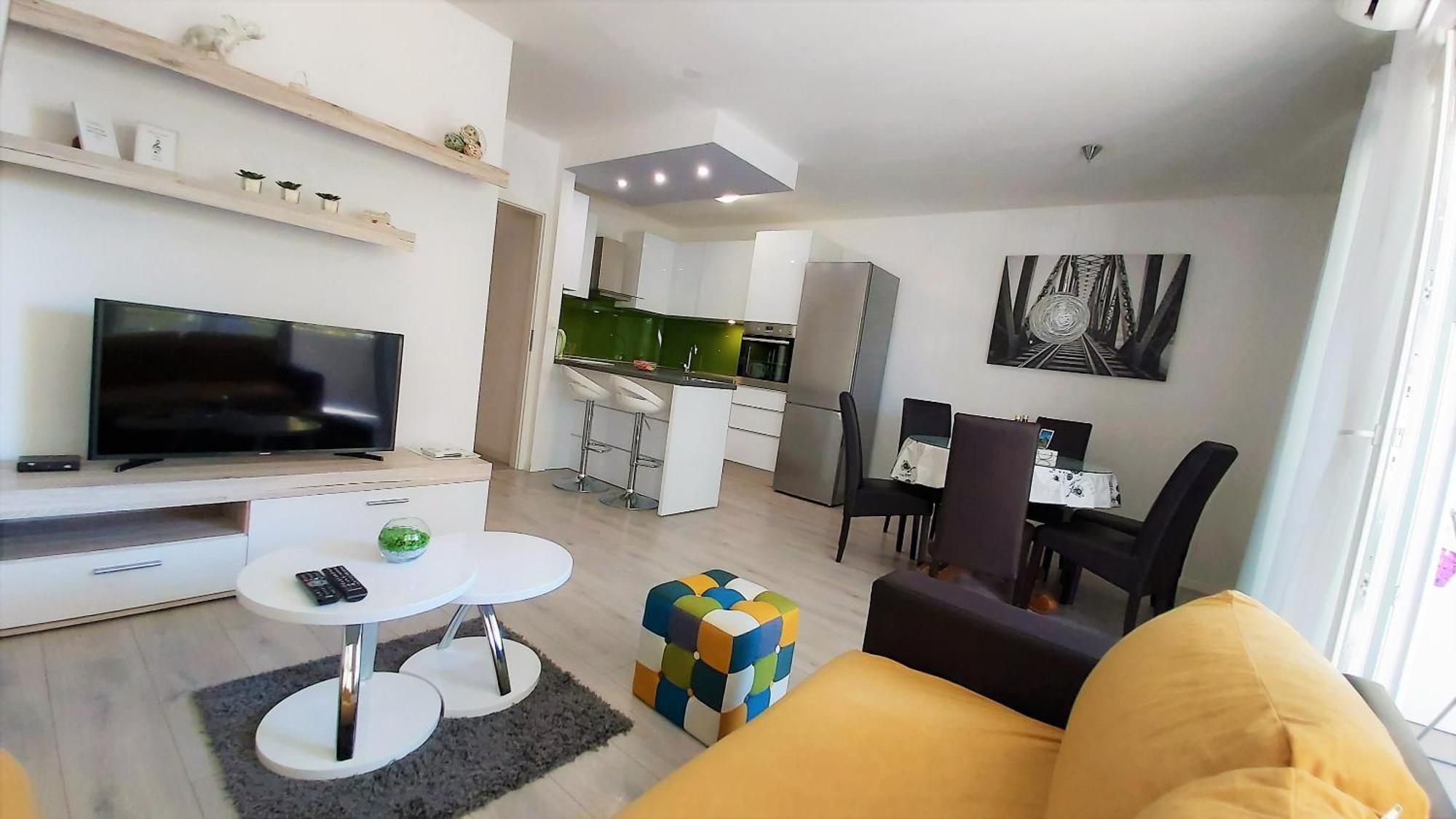 Apartment Punta โอมิช ภายนอก รูปภาพ