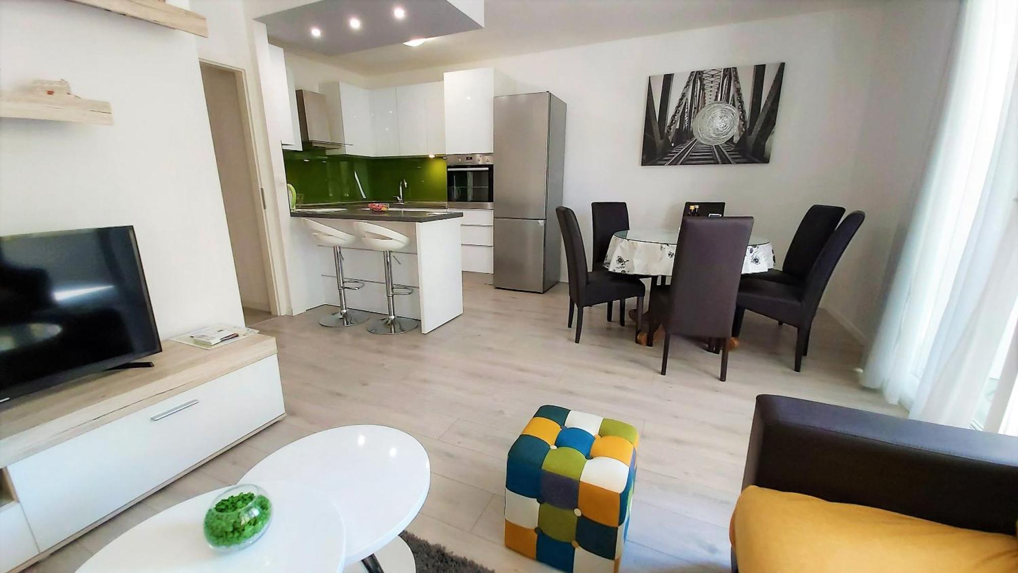 Apartment Punta โอมิช ภายนอก รูปภาพ